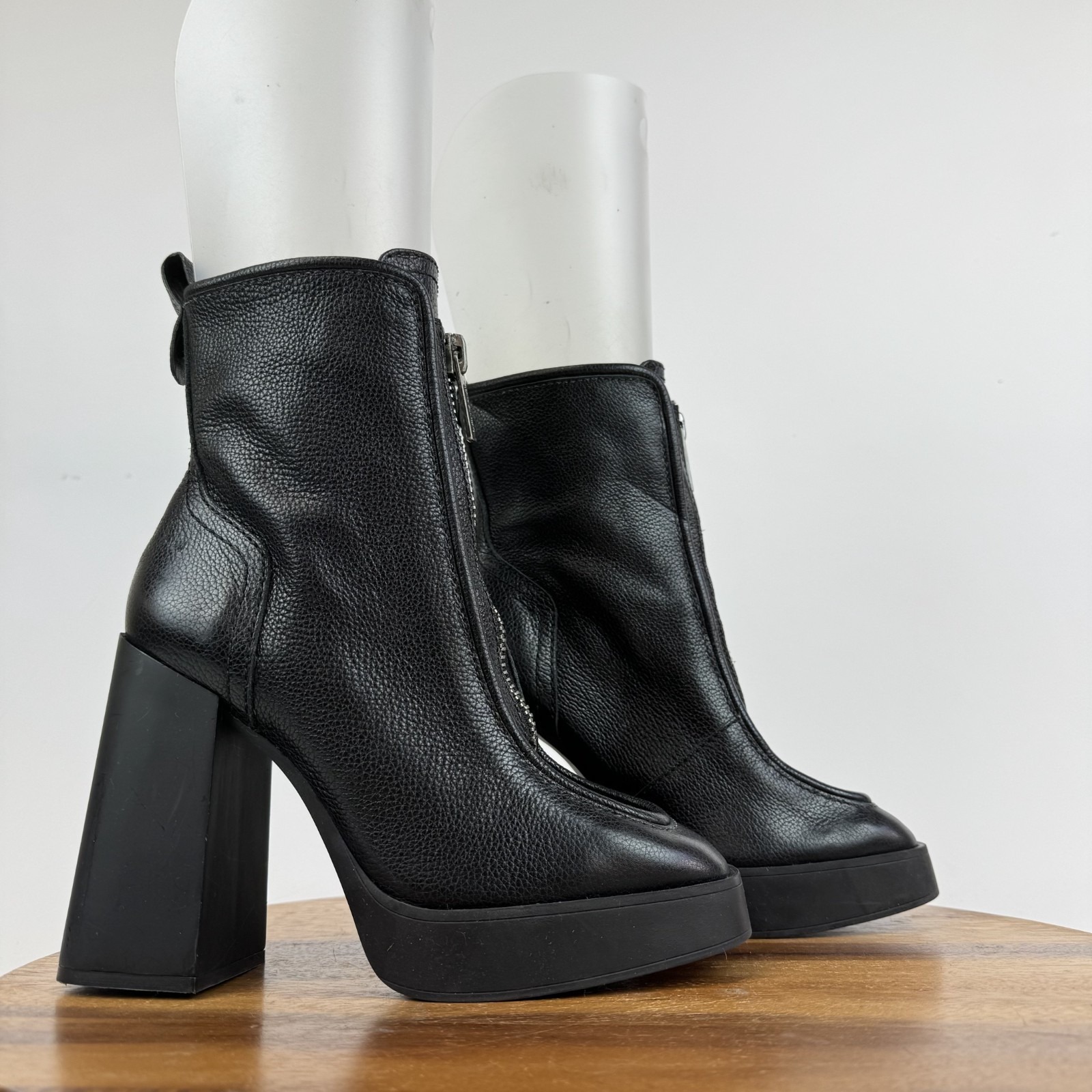 Womens Larroude Nicole Black Leather Platform Heeled Ankle Boots Size 8 M Guc